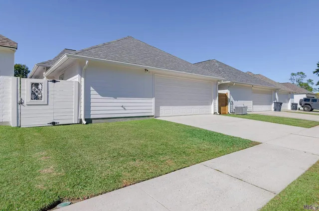 $338,500 | 6522 Silver Oak Drive, Baton Rouge, LA 70817