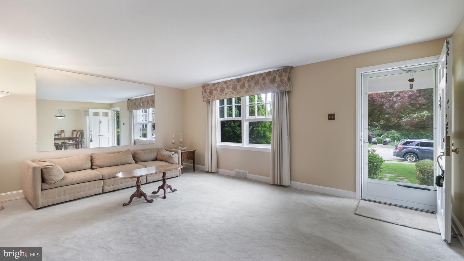 200 Pembroke Road Havertown, PA 19083 - Photo 4 of 28