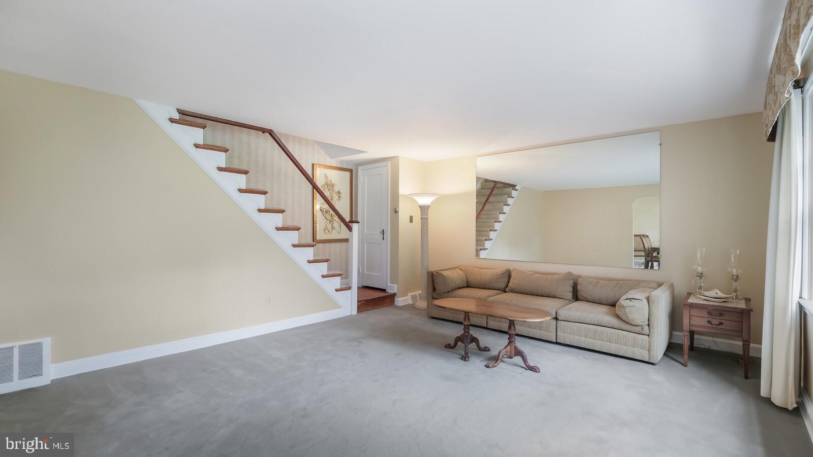 200 Pembroke Road Havertown, PA 19083 - Photo 5 of 28