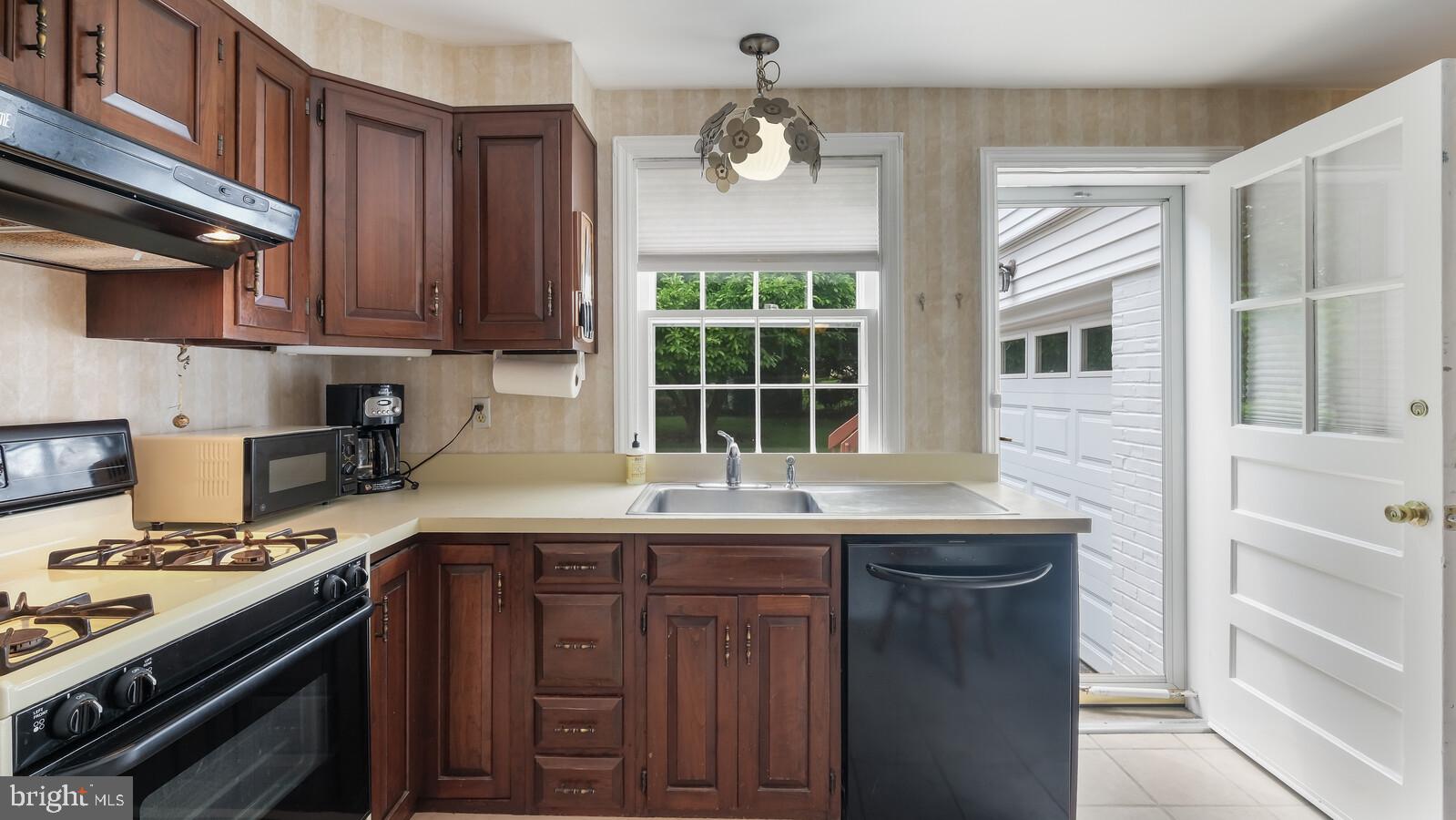 200 Pembroke Road Havertown, PA 19083 - Photo 9 of 28