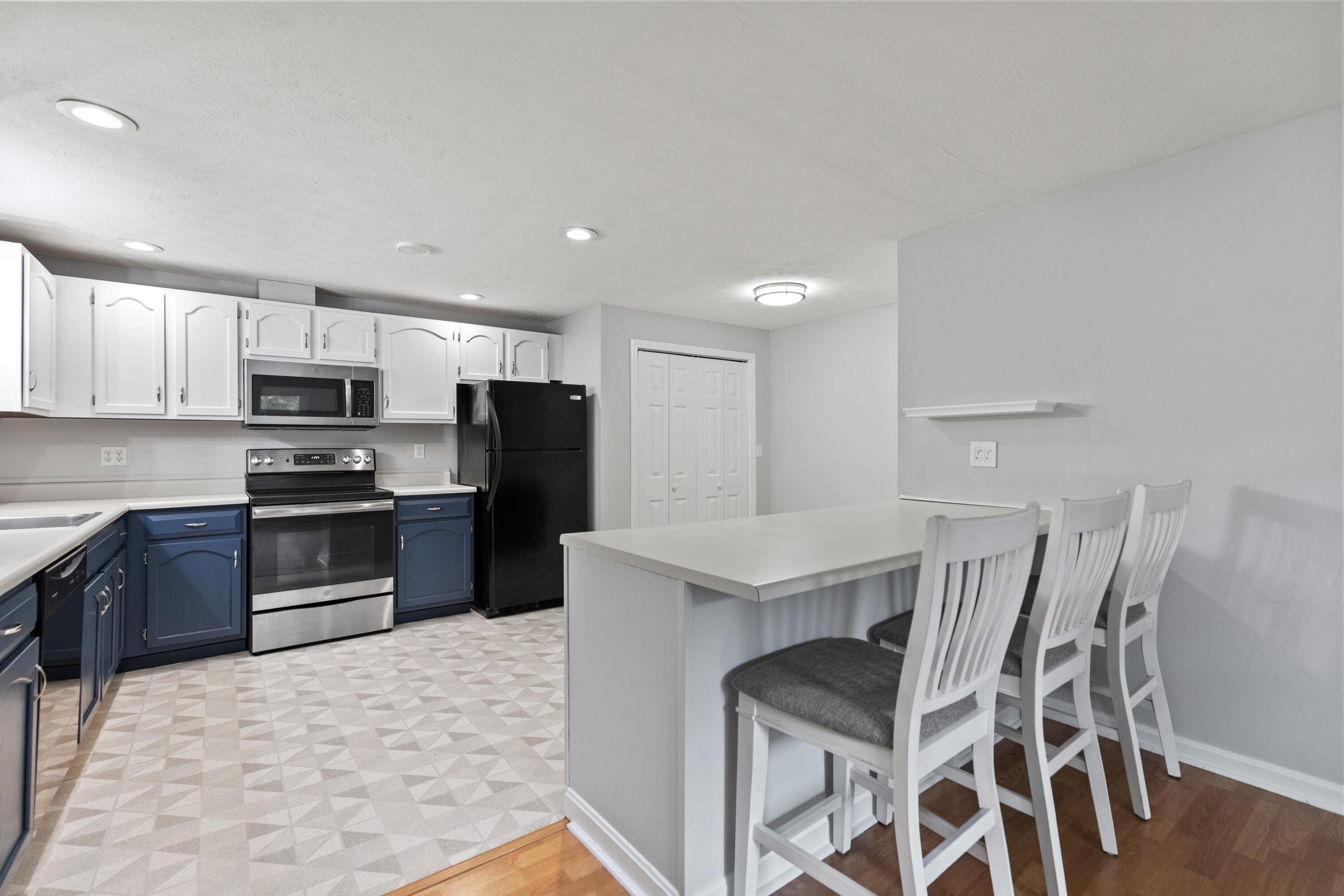 39 Smithwheel Road, Unit 39 Old Orchard Beach, ME 04064 - Photo 5 of 19 Kitchen