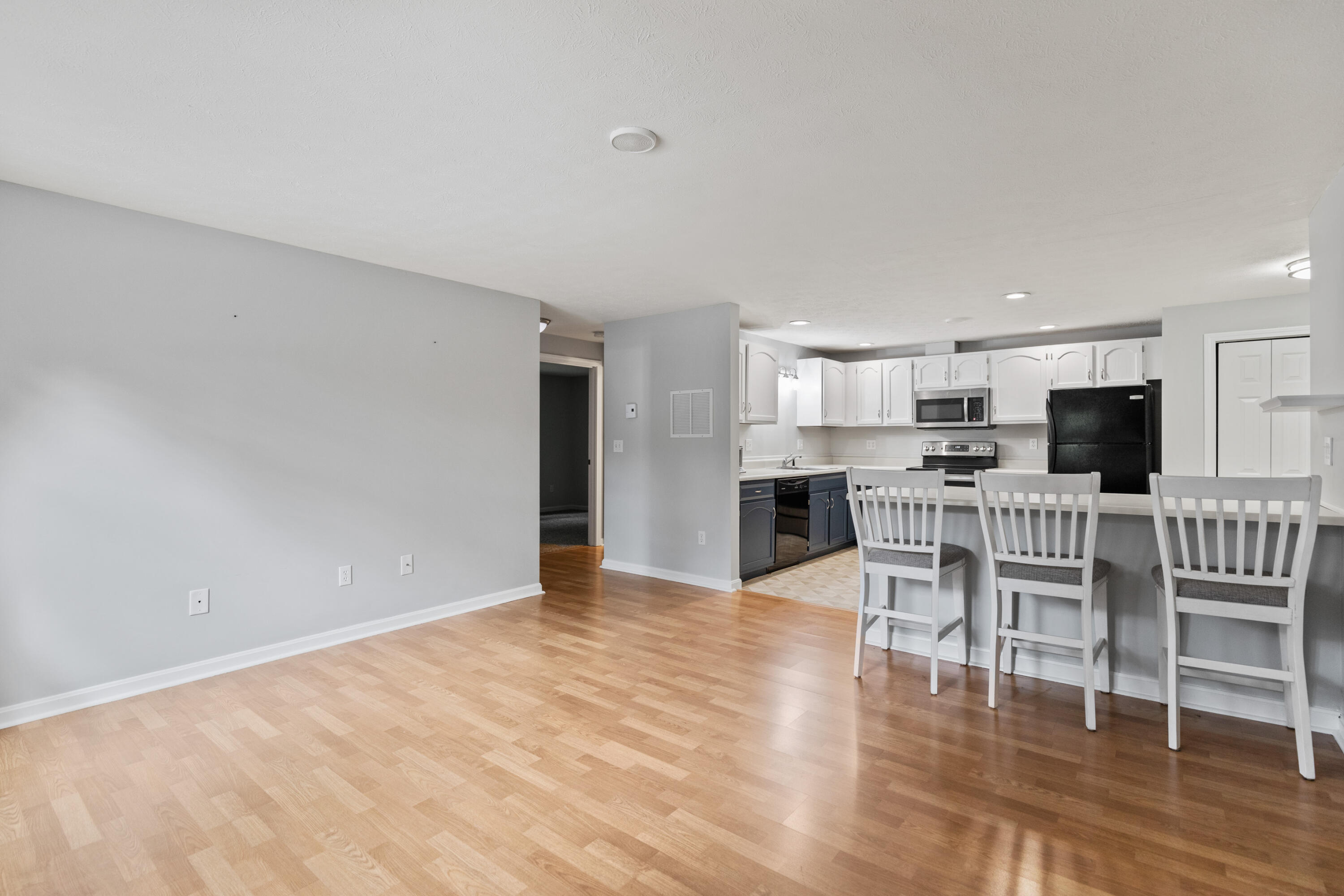 39 Smithwheel Road, Unit 39 Old Orchard Beach, ME 04064 - Photo 9 of 19 Living room/kitchen