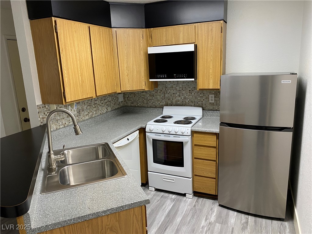 Undisclosed Address Las Vegas, NV 89169 - Photo 6 of 19