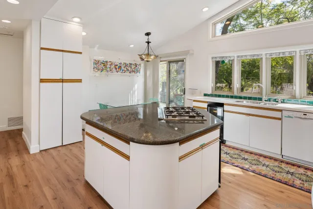 $1,289,000 | 302 Horizon Hills Drive, El Cajon, CA 92020