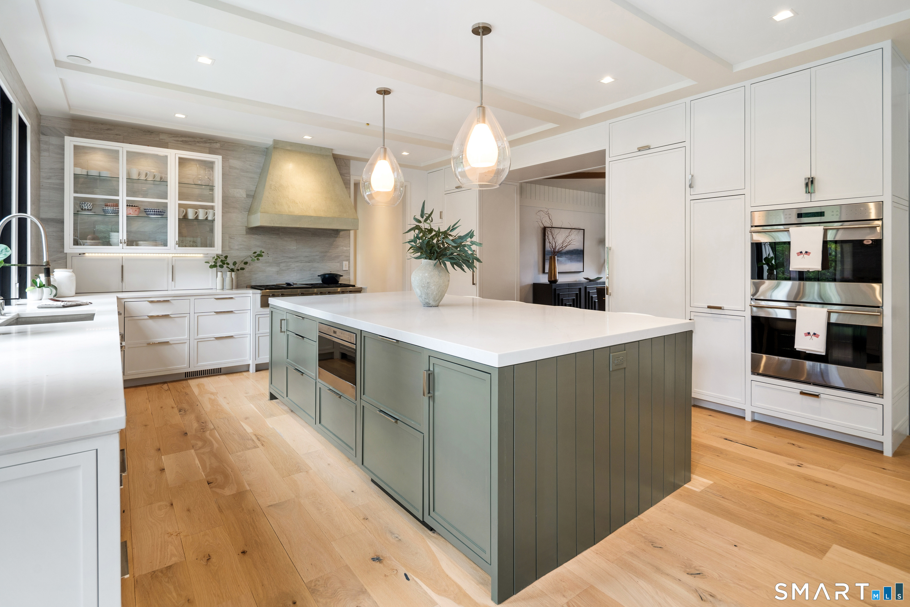 148 Douglas Road New Canaan, CT 06840 - Photo 13 of 39