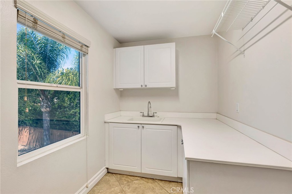 17603 Fan Palm Lane Riverside, CA 92503 - Photo 23 of 53 Laundry room Upstairs