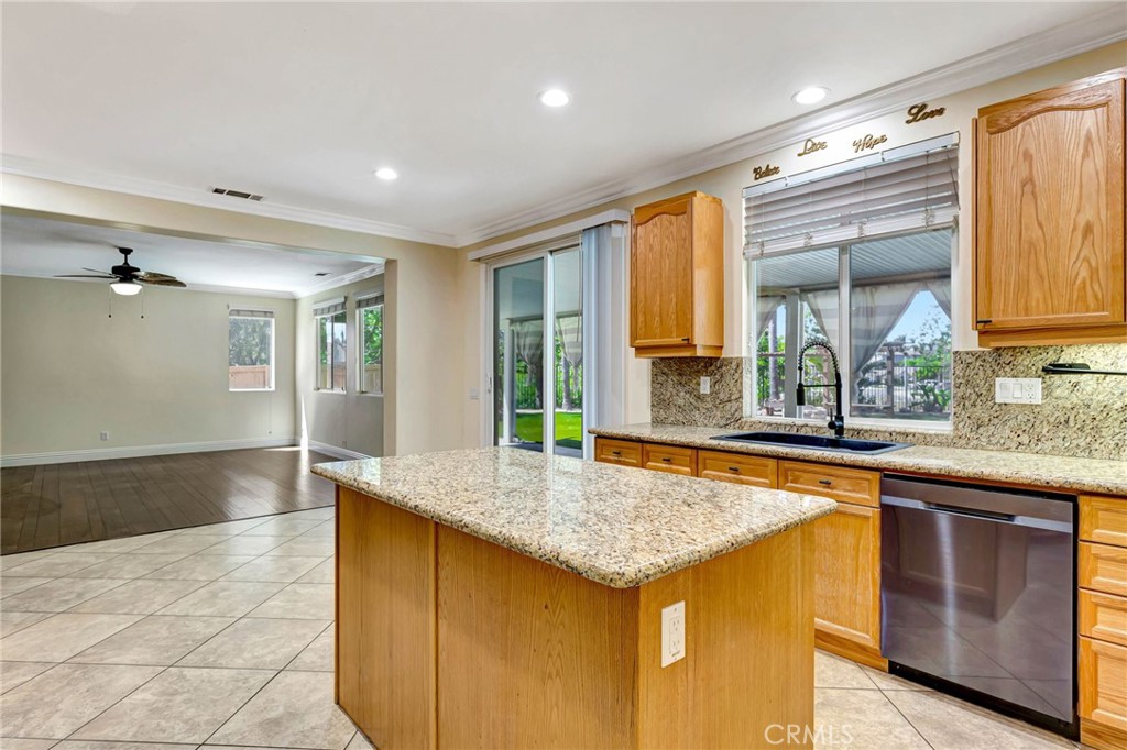 17603 Fan Palm Lane Riverside, CA 92503 - Photo 8 of 53 Kitchen