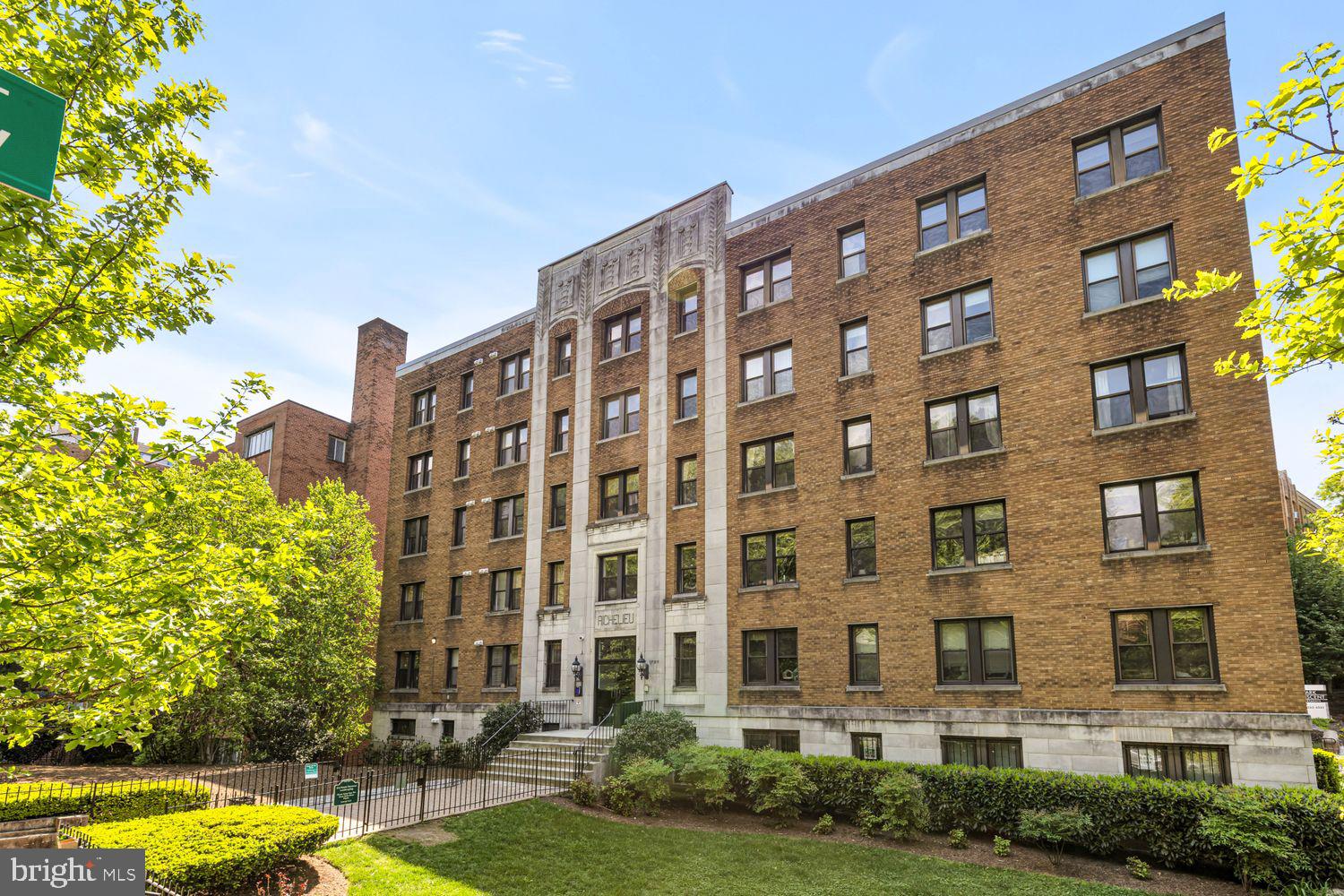 1750 Harvard Street Northwest, Unit 3C Washington, DC 20009 - Photo 22 of 29 a view of a building