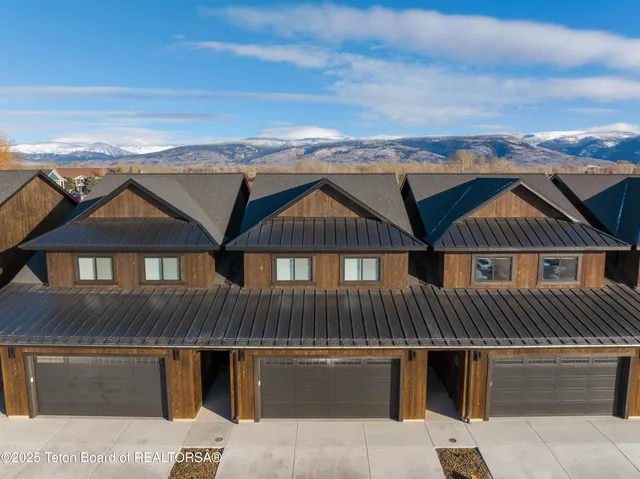 $695,000 | 662 Stone Peak Loop, Driggs, ID 83422