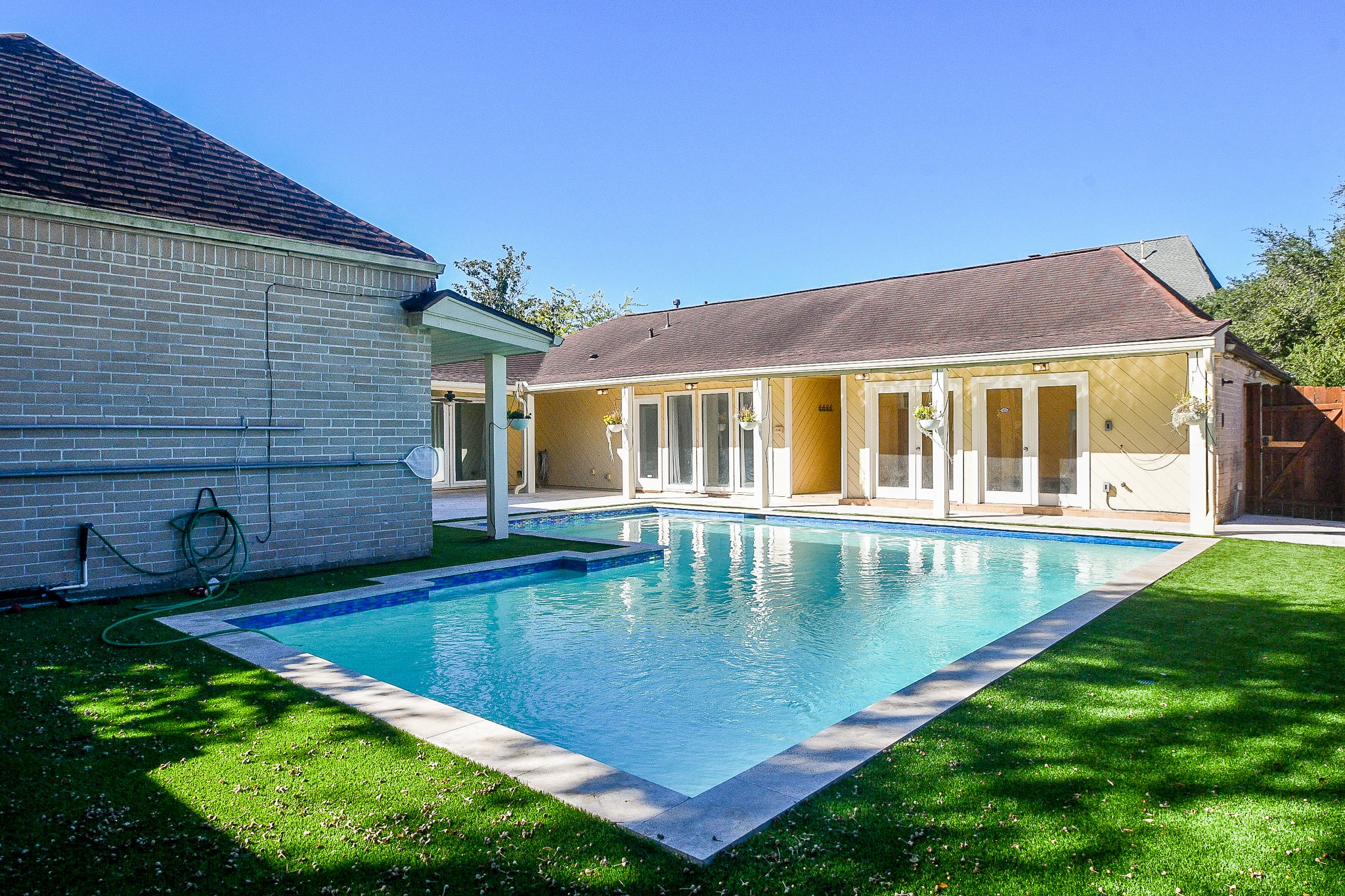 7902 Duffield Lane Houston, TX 77071 - Photo 26 of 31 a view of a house with swimming pool
