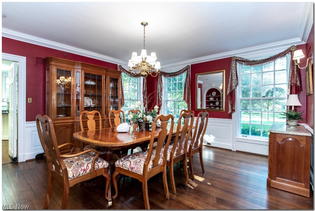 18927 Shelburne Road Cleveland, OH 44118 - Photo 9 of 35 Gallery Image 9
