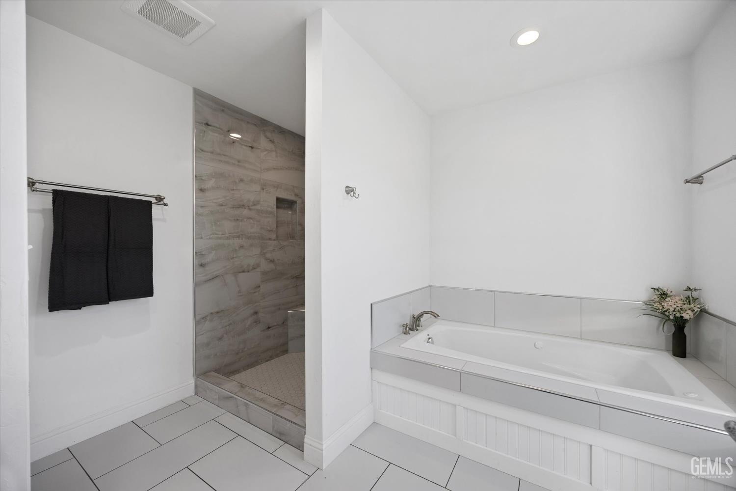 Undisclosed Address Tehachapi, CA 93561 - Photo 33 of 48