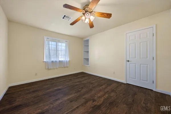 a black and white photo of a