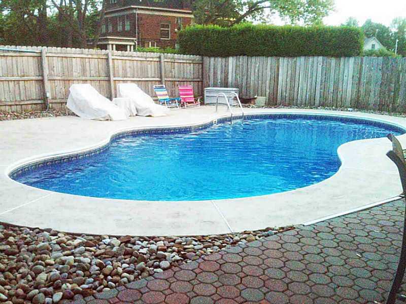 14555 Ridge Road North Huntingdon, PA 15642 - Photo 20 of 25 Swimming Pool/Hot Tub/Sauna.