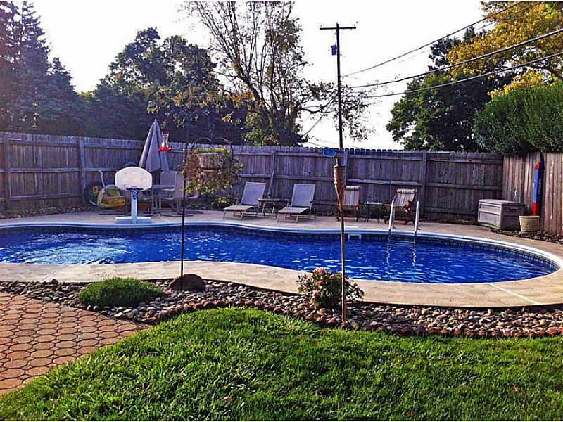 14555 Ridge Road North Huntingdon, PA 15642 - Photo 21 of 25 Swimming Pool/Hot Tub/Sauna.