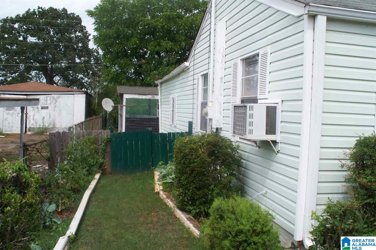 216 Flora Street Southwest Birmingham, AL 35211 - Photo 4 of 17