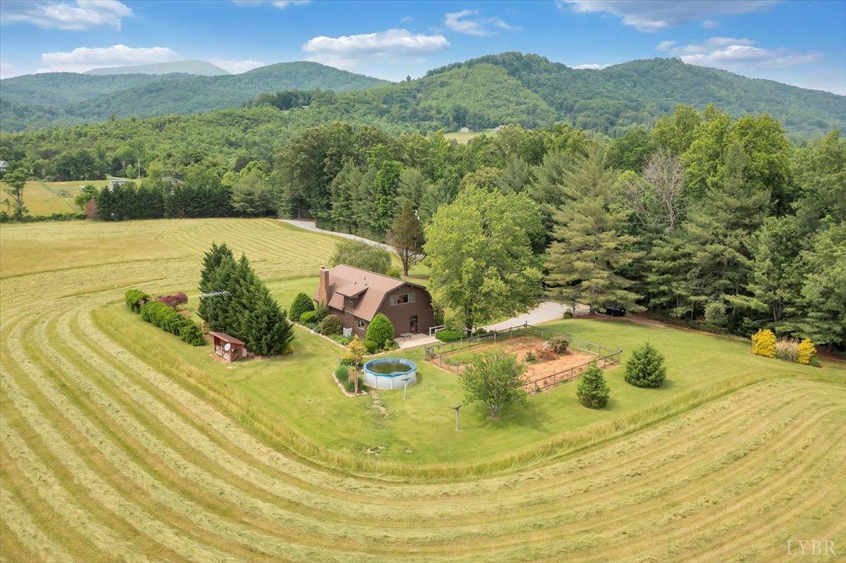 2340 Jopling Road Bedford, VA 24523 - Photo 2 of 73 Gallery Image 2