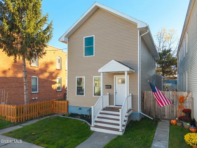 $300,000 | 1006 24th Street, Watervliet, NY 12189