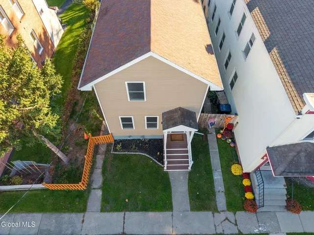 $300,000 | 1006 24th Street, Watervliet, NY 12189