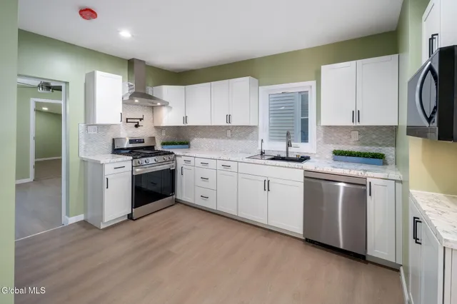 $300,000 | 1006 24th Street, Watervliet, NY 12189