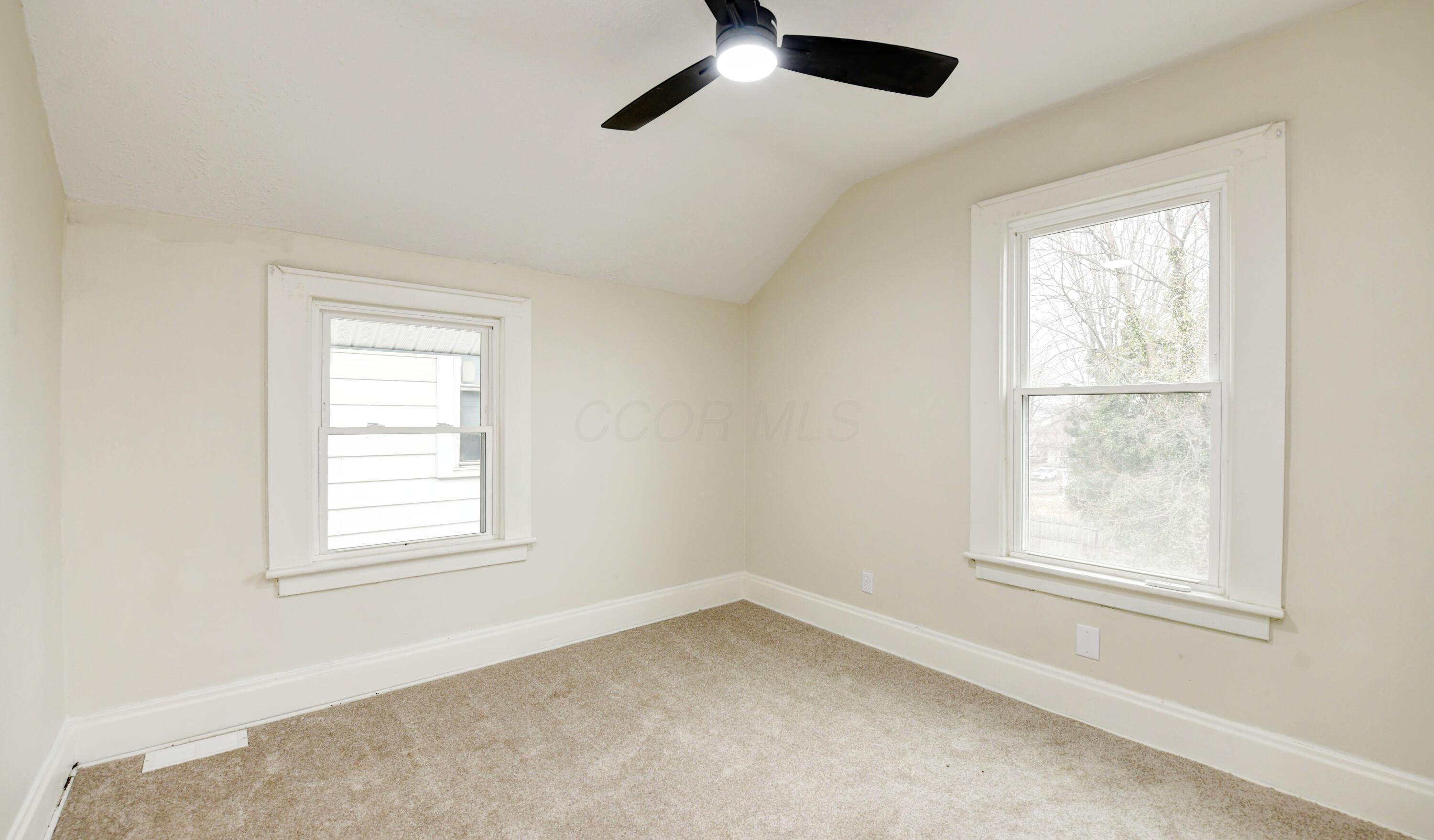 718 Berkeley Road Columbus, OH 43205 - Photo 18 of 25 Second Bedroom