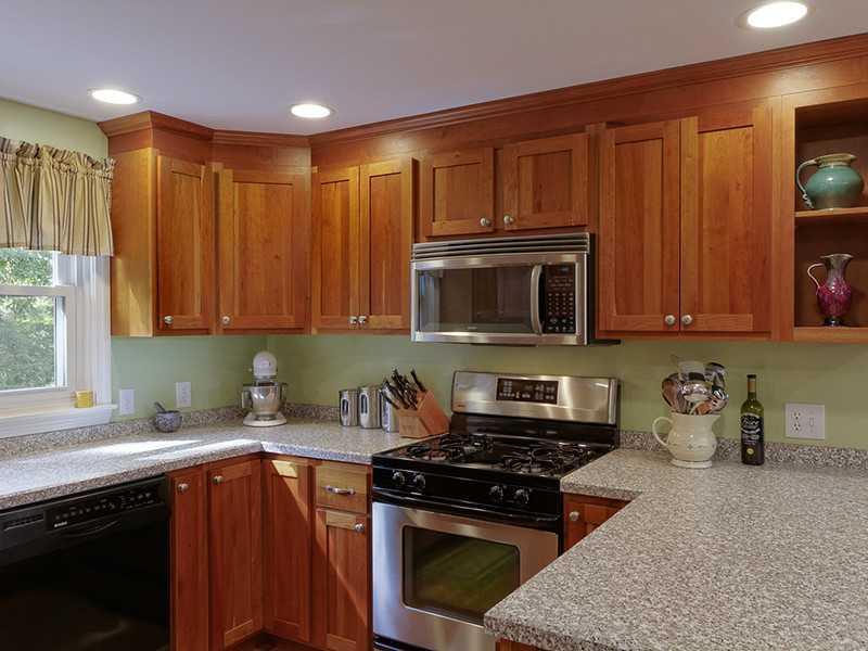 28 Tall Pine Road Cape Elizabeth, ME 04107 - Photo 16 of 34 Kitchen.