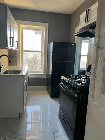 $2,700 | 715 Arlington Avenue, Unit 5A, Plainfield, NJ 07060