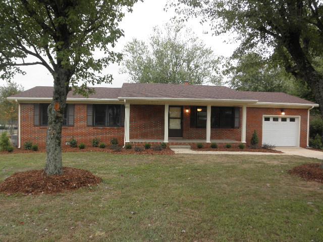 11 Hilltop Road Fayetteville, TN 37334 - Photo 1 of 24 Front of home