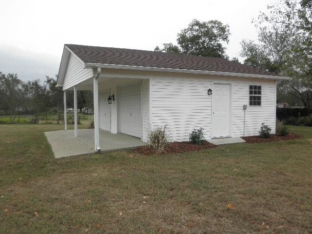 11 Hilltop Road Fayetteville, TN 37334 - Photo 20 of 24 Detached garage