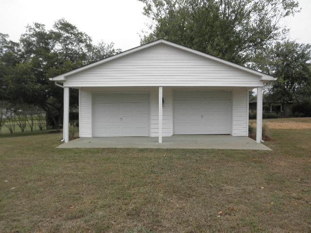 11 Hilltop Road Fayetteville, TN 37334 - Photo 21 of 24 Detached garage