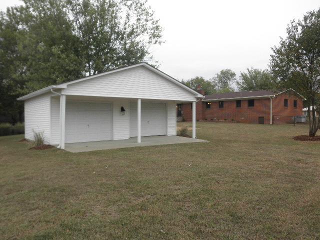 11 Hilltop Road Fayetteville, TN 37334 - Photo 22 of 24 Detached garage