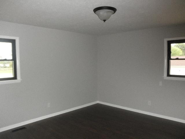 11 Hilltop Road Fayetteville, TN 37334 - Photo 6 of 24 Master bedroom