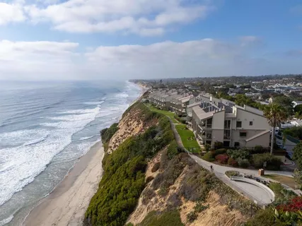 $3,300,000 | 375 West I Street, Encinitas, CA 92024