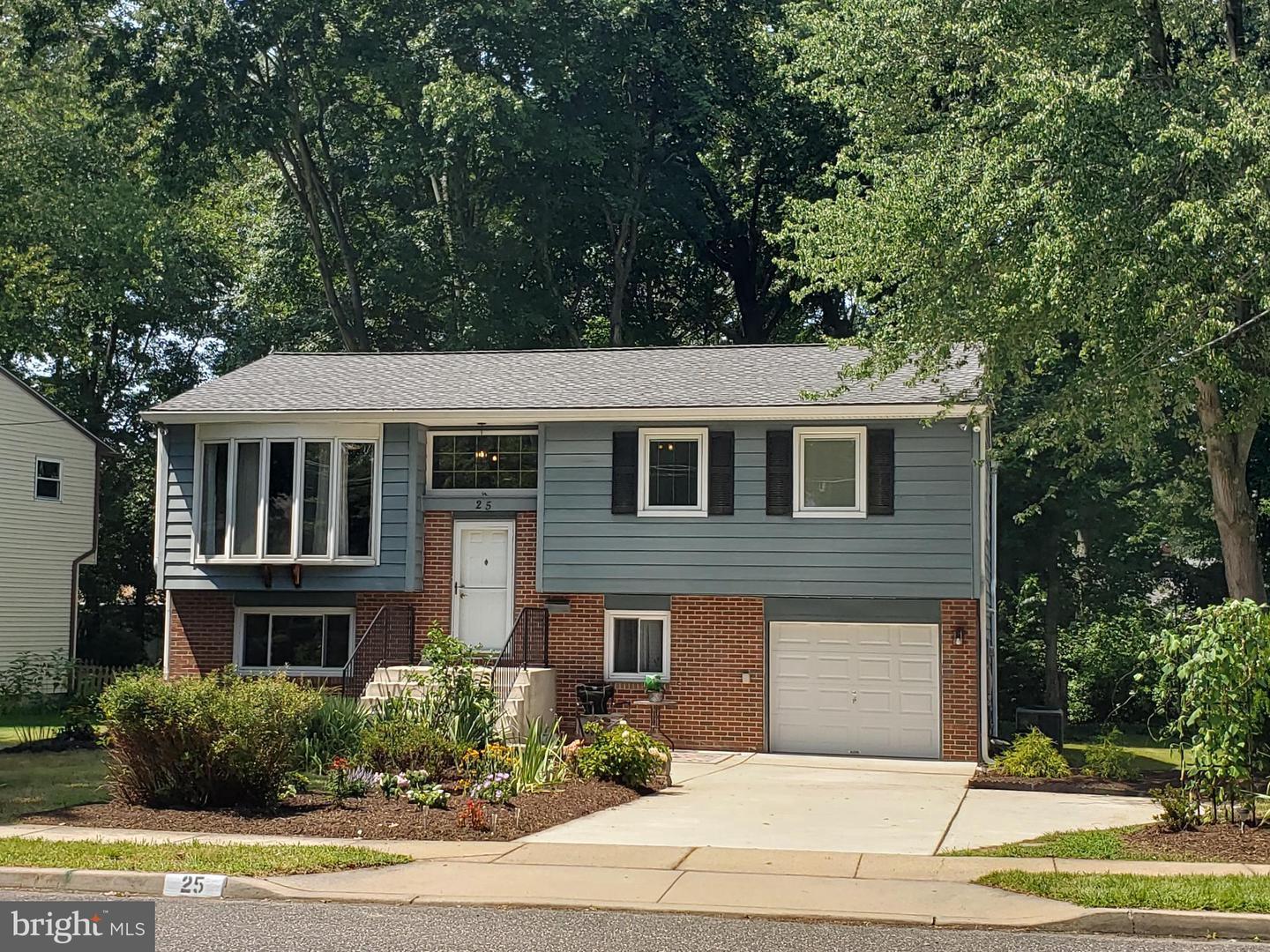 25 Greenvale Road Cherry Hill, NJ 08034 - Photo 1 of 28 Move-in Ready!!!