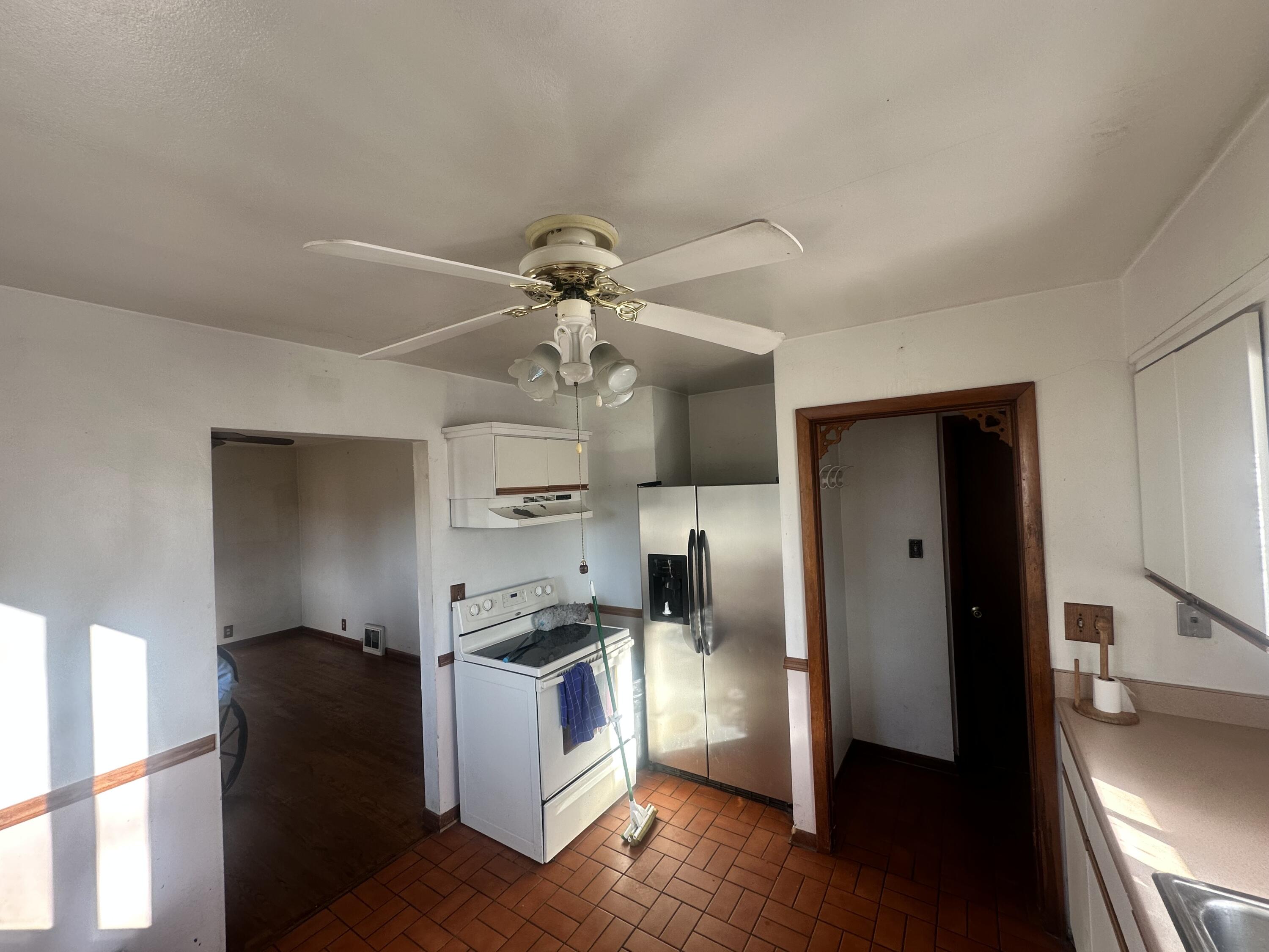 3750 South 90th Street Milwaukee, WI 53228 - Photo 6 of 38 IMG_1738