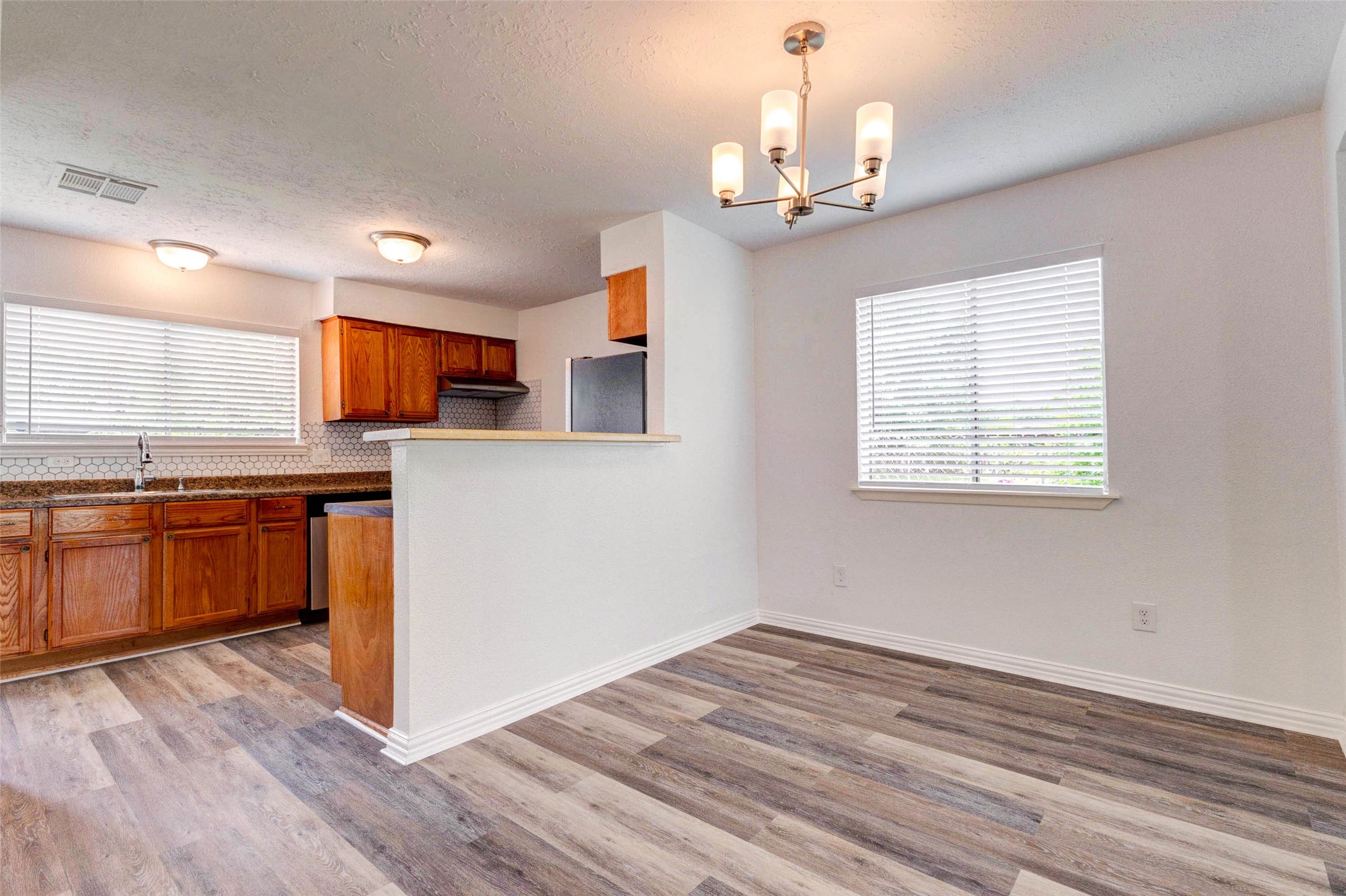 5135 Porter Ridge Drive Houston, TX 77053 - Photo 8 of 32