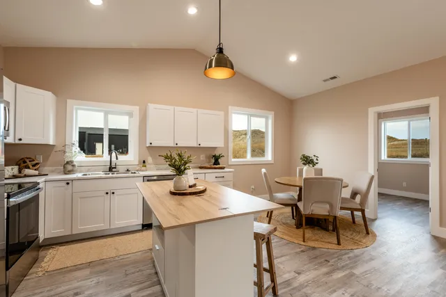 $370,000 | 1461 Stone Rdg Dr., Ranchester, WY 82839