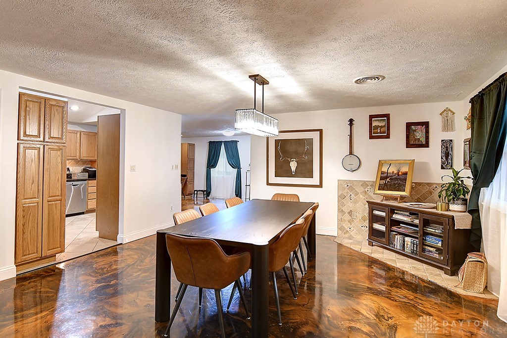 4337 Jordan Road Lewisburg, OH 45338 - Photo 7 of 35 Gallery Image 7