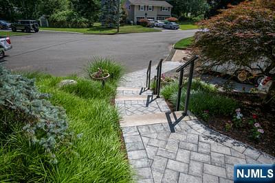 51 Rutherford Place Montvale, NJ 07645 - Photo 4 of 45