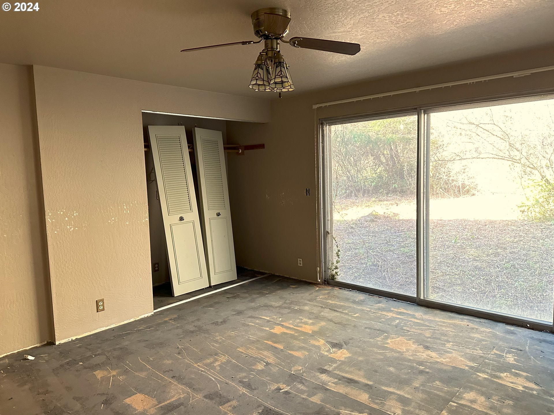 90314 Baker Road Elmira, OR 97437 - Photo 21 of 40 Bedroom