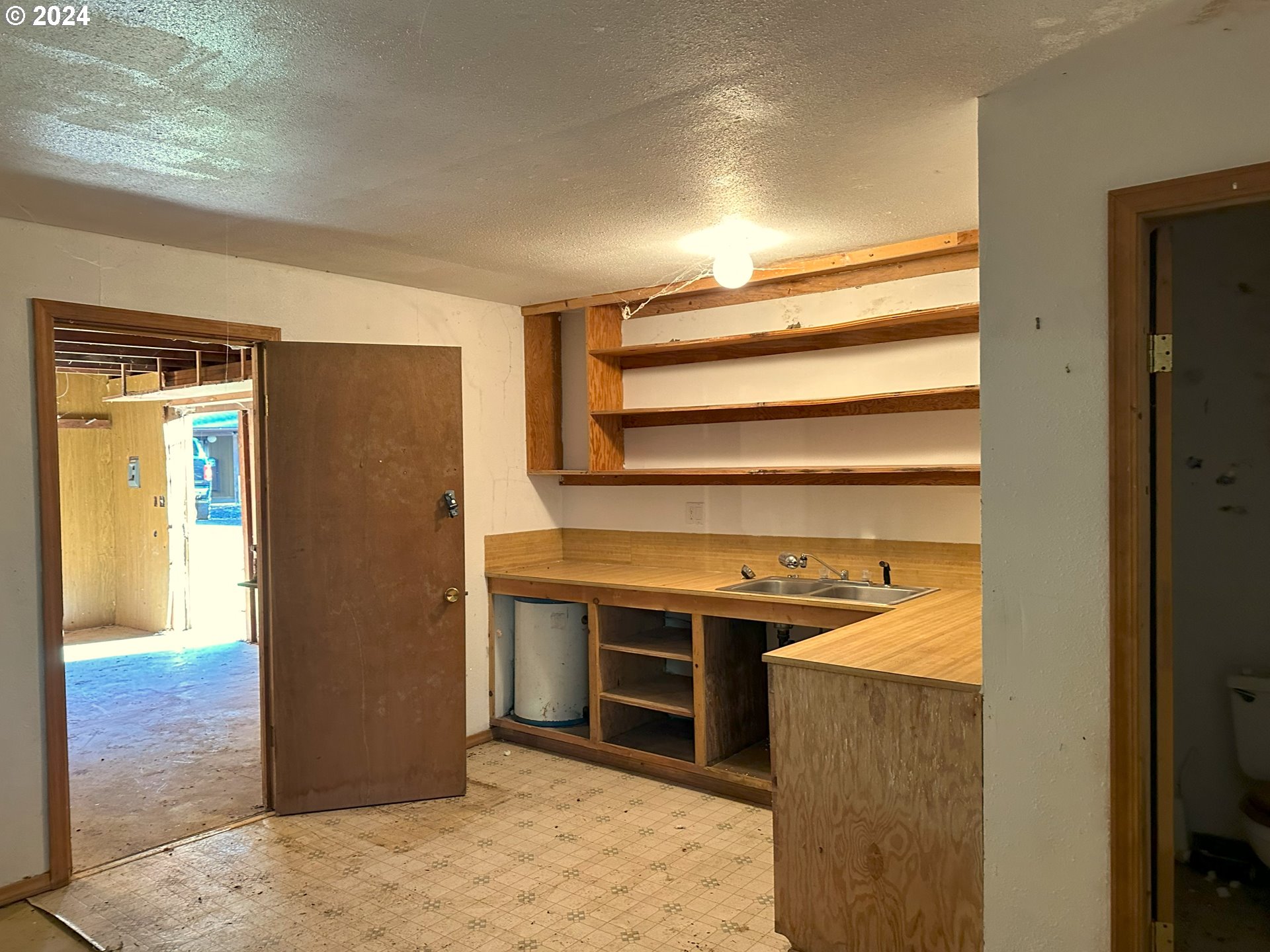 90314 Baker Road Elmira, OR 97437 - Photo 28 of 40 Guest Quarters