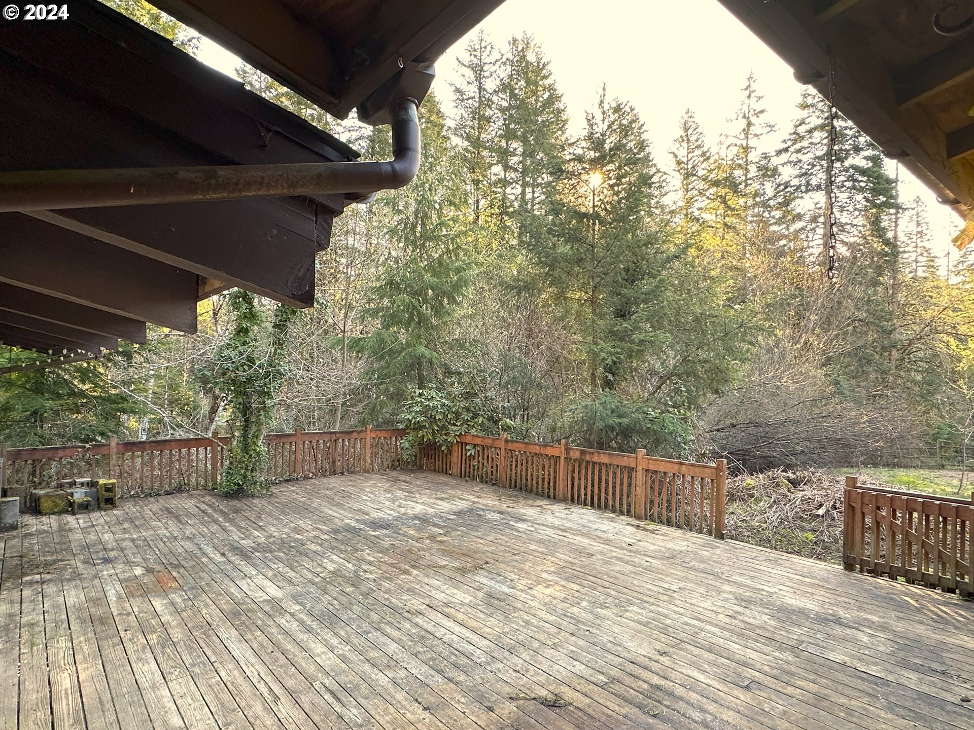 90314 Baker Road Elmira, OR 97437 - Photo 5 of 40 Deck
