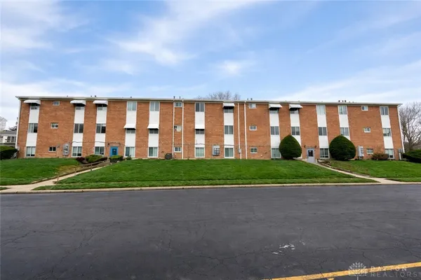 $90,000 | 5675 Coach Drive East, Unit D, Dayton, OH 45440