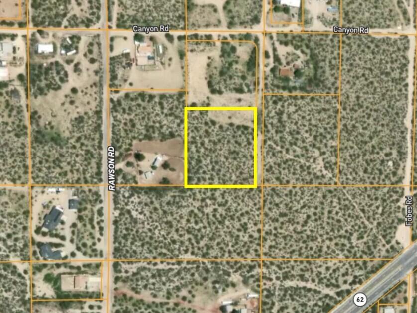 135 Bardell Road Morongo Valley, CA 92256 - Photo 2 of 29 a bathroom with a shower