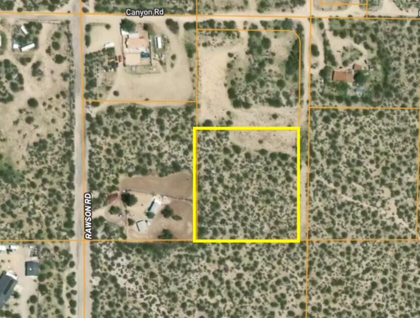 135 Bardell Road Morongo Valley, CA 92256 - Photo 29 of 29 a bathroom with a shower