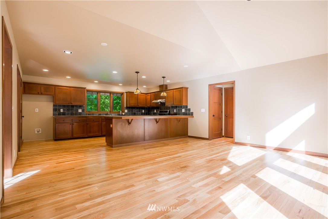 16243 Mountain View Road Mount Vernon, WA 98274 - Photo 11 of 25 Gallery Image 11
