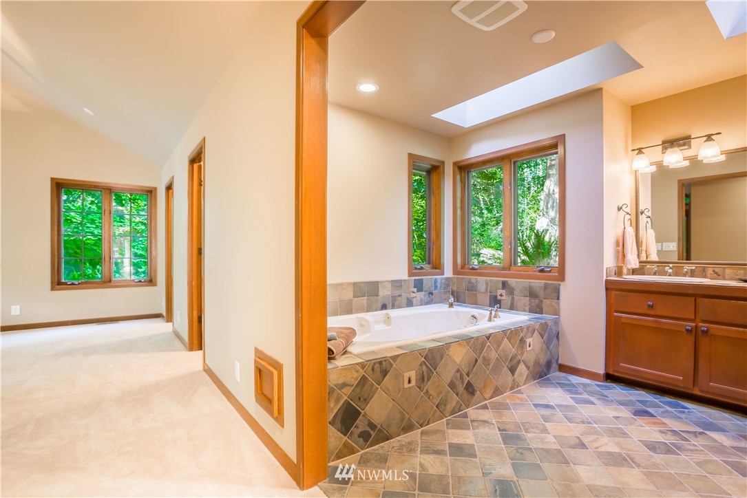 16243 Mountain View Road Mount Vernon, WA 98274 - Photo 12 of 25 Gallery Image 12