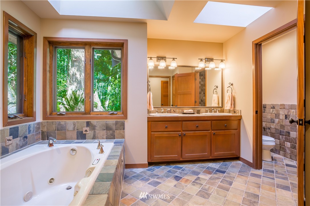 16243 Mountain View Road Mount Vernon, WA 98274 - Photo 14 of 25 Gallery Image 14