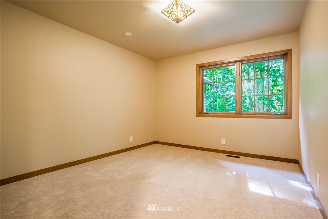 16243 Mountain View Road Mount Vernon, WA 98274 - Photo 18 of 25 Gallery Image 18