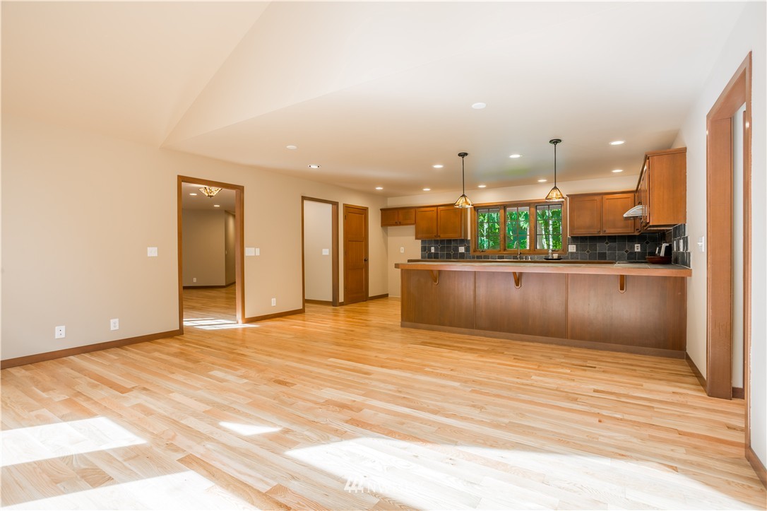 16243 Mountain View Road Mount Vernon, WA 98274 - Photo 4 of 25 Gallery Image 4